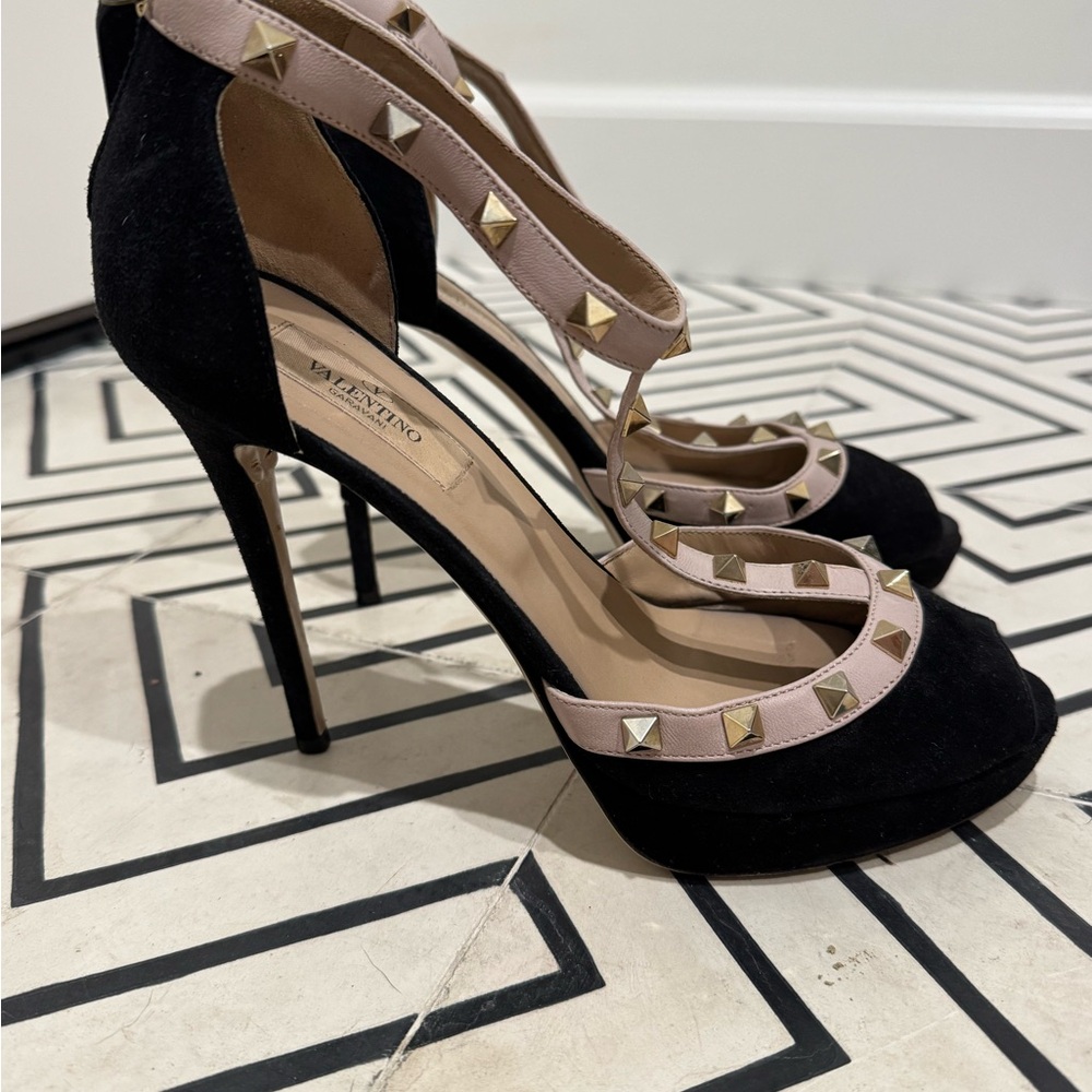 Valentino Garavani Black and Tan Studded Heels
